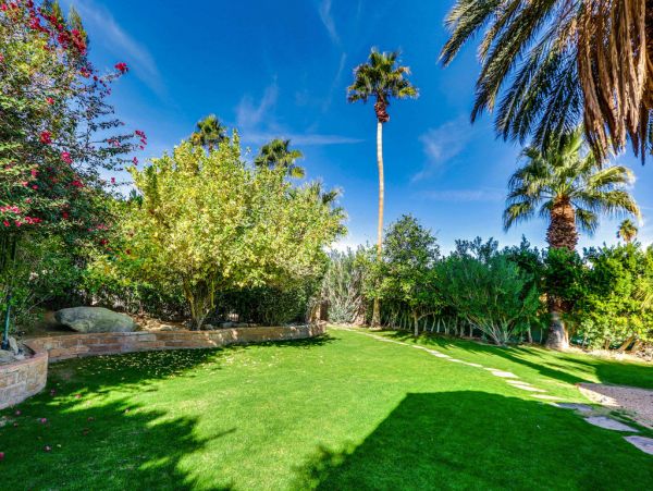 Palm Springs Home 984138