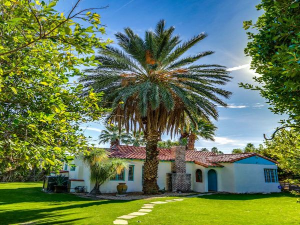 Palm Springs Home 984138