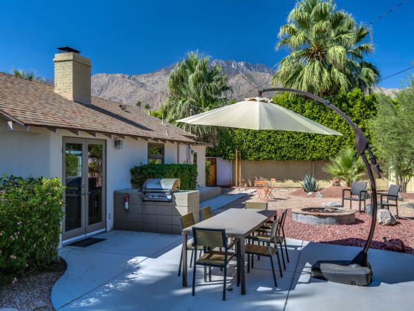 Palm Springs Home 984139