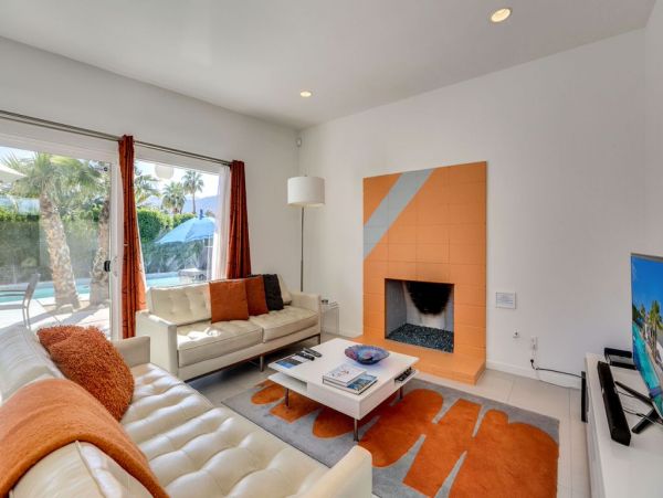 Palm Springs Home 984142