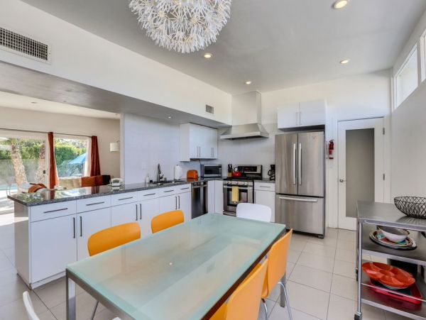 Palm Springs Home 984142