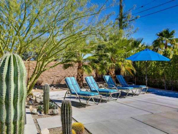 Palm Springs Home 984142