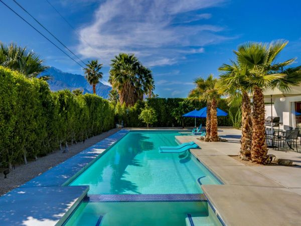 Palm Springs Home 984142