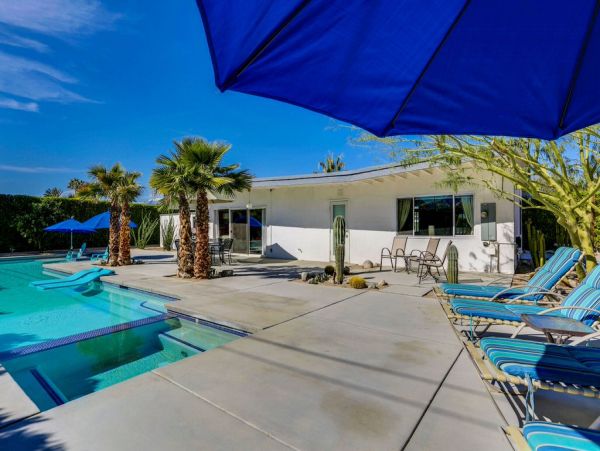 Palm Springs Home 984142