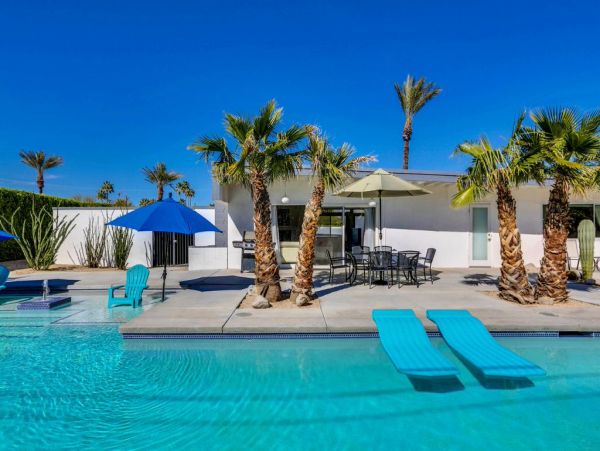 Palm Springs Home 984142