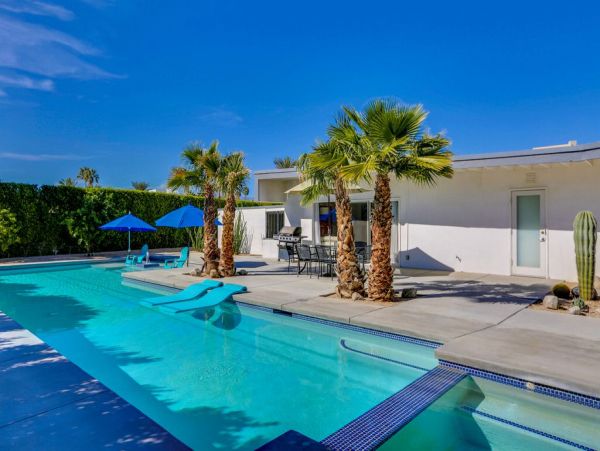 Palm Springs Home 984142