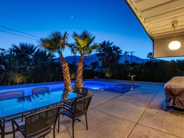 Palm Springs Home 984142