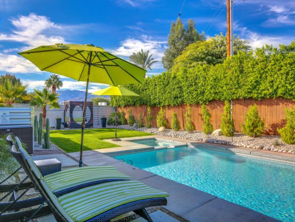 Palm Springs Home 984143