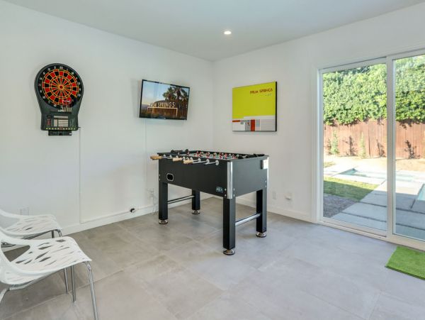 Palm Springs Home 984143