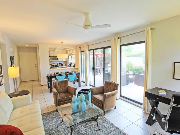 Palm Springs Home 984145