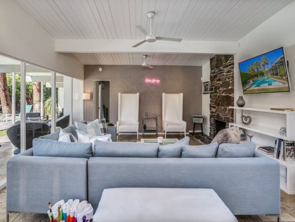 Palm Springs Home 984148