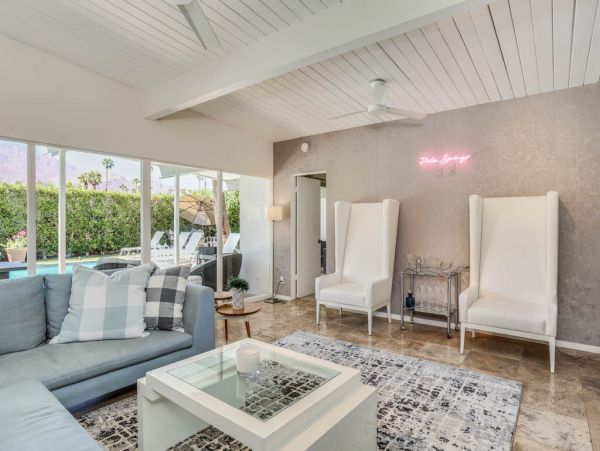 Palm Springs Home 984148