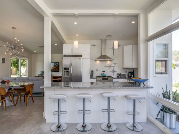Palm Springs Home 984149