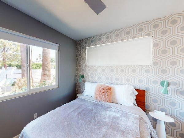 Palm Springs Home 984149