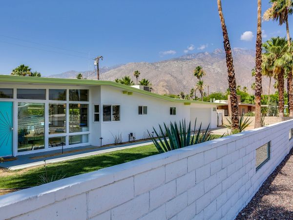 Palm Springs Home 984149