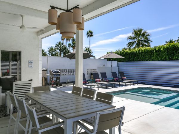 Palm Springs Home 984150
