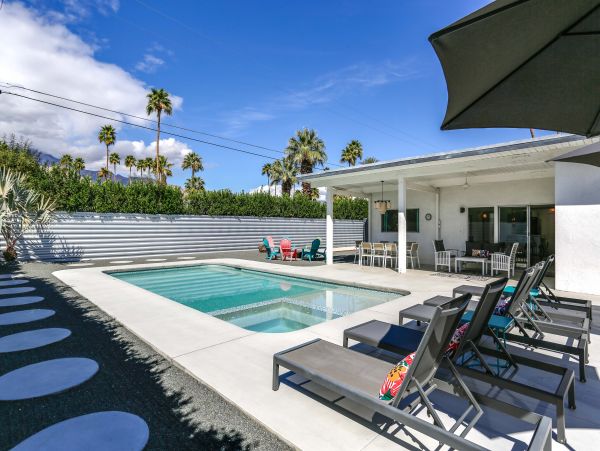 Palm Springs Home 984150