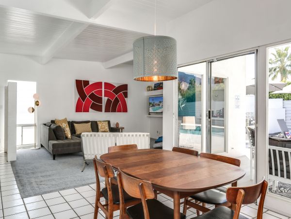 Palm Springs Home 984150