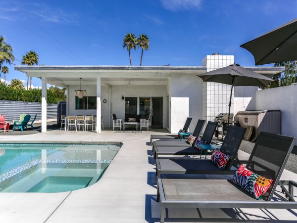 Palm Springs Home 984150