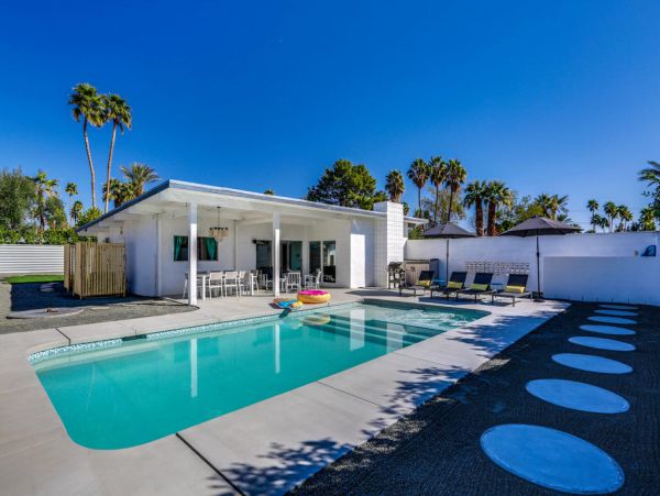 Palm Springs Home 984150