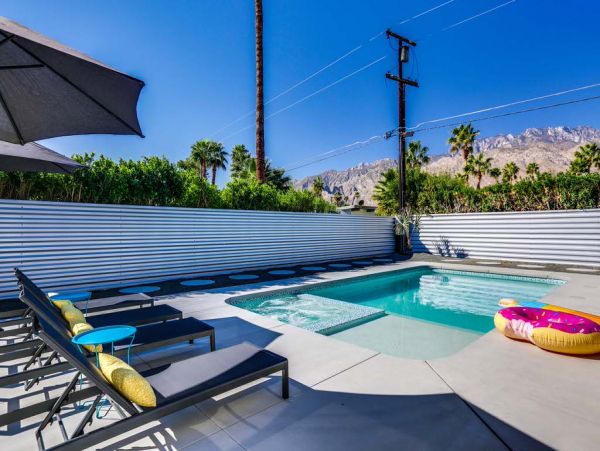 Palm Springs Home 984150