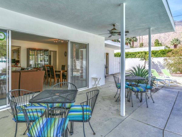 Palm Springs Home 984152
