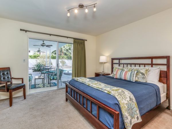 Palm Springs Home 984152