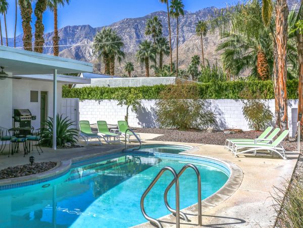 Palm Springs Home 984152