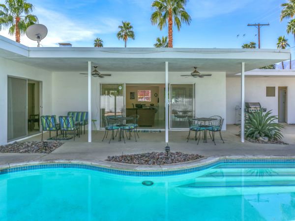 Palm Springs Home 984152