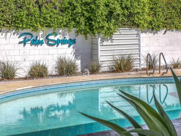 Palm Springs Home 984152