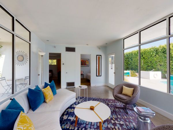Palm Springs Home 984153