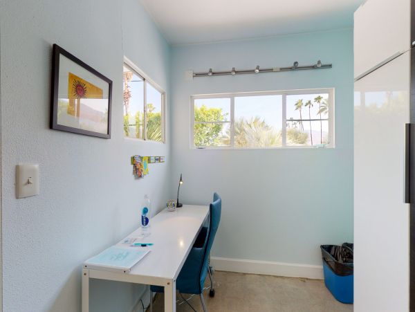 Palm Springs Home 984153