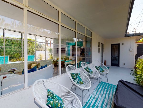 Palm Springs Home 984153