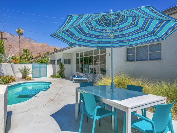 Palm Springs Home 984153