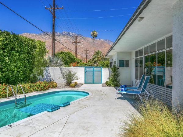 Palm Springs Home 984153
