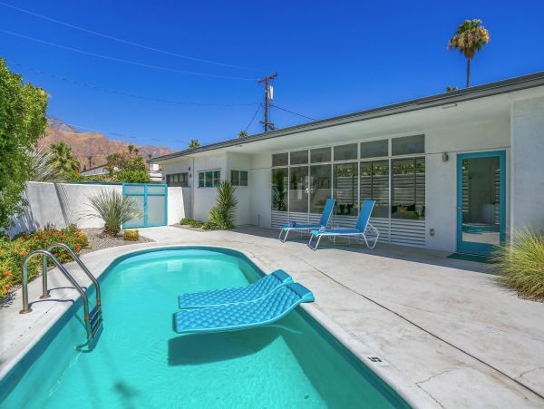 Palm Springs Home 984153