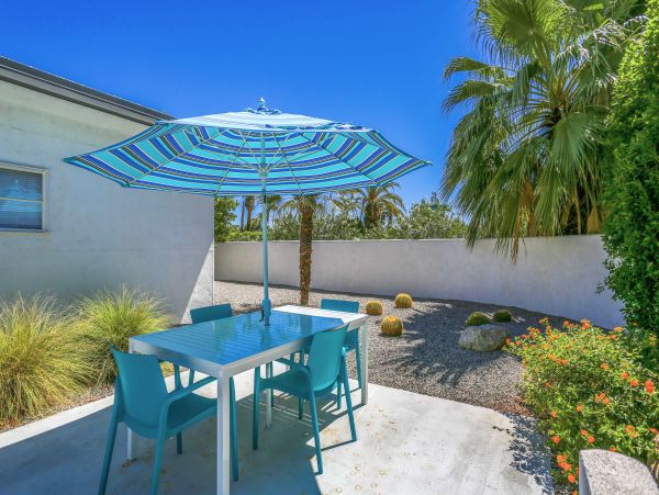 Palm Springs Home 984153