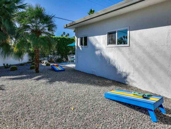 Palm Springs Home 984153