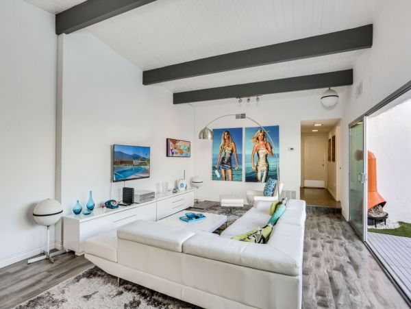 Palm Springs Home 984155