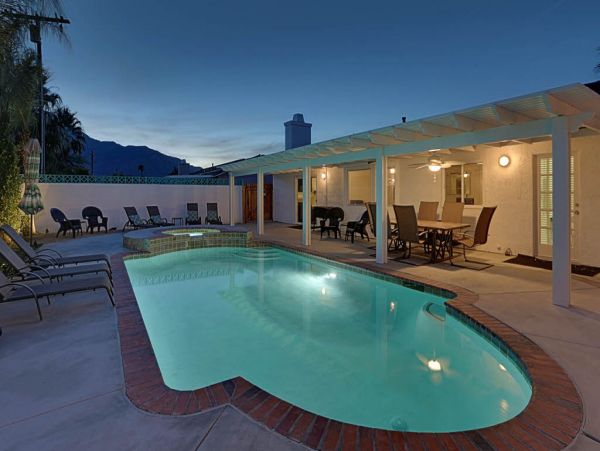 Palm Springs Home 984156