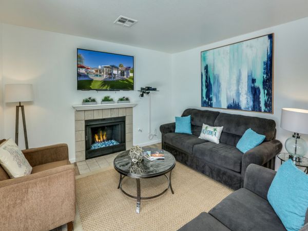 Palm Springs Home 984156