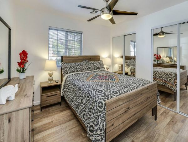 Palm Springs Home 984156