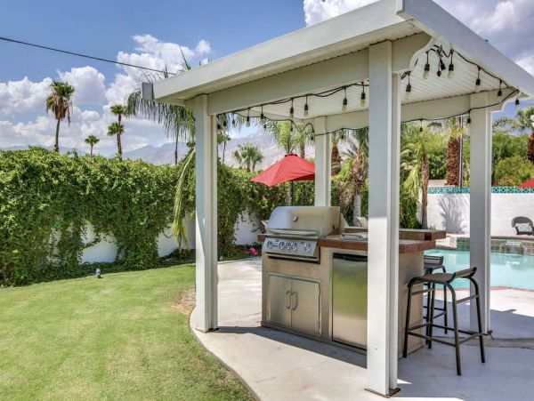 Palm Springs Home 984156