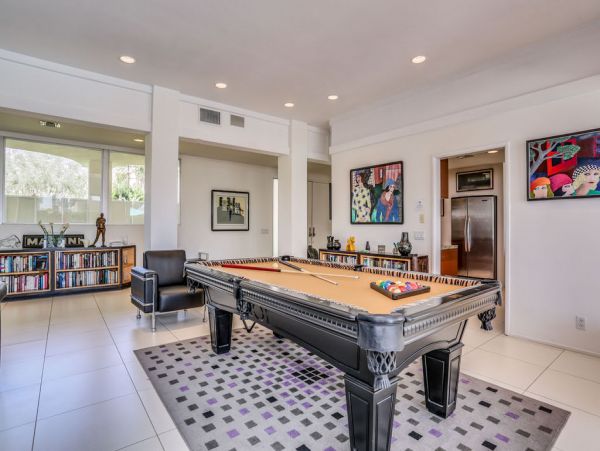 Palm Springs Home 984157