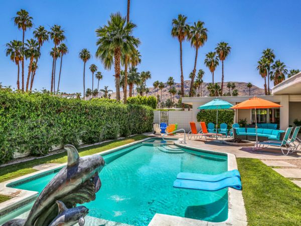 Palm Springs Home 984157