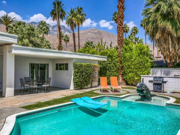 Palm Springs Home 984157