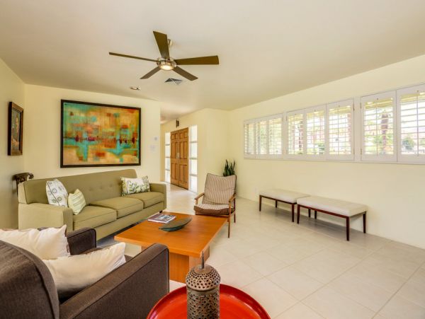 Palm Springs Home 984158