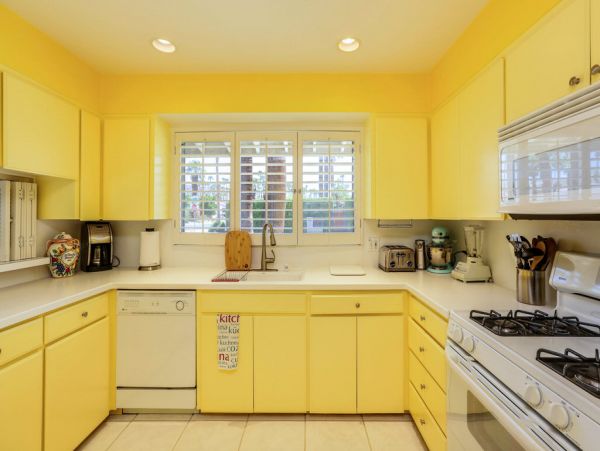 Palm Springs Home 984158