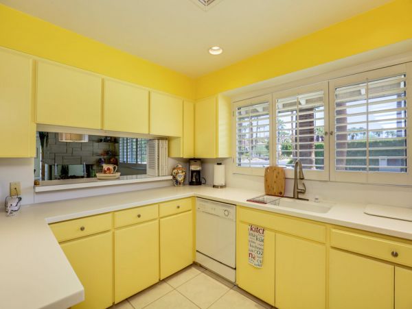 Palm Springs Home 984158