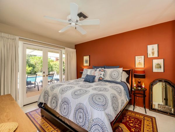 Palm Springs Home 984158